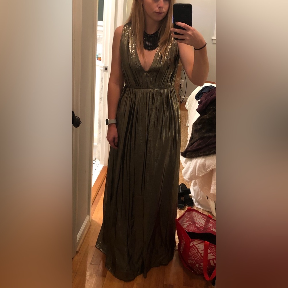 Alice and Olivia Gold Metallic Plunge Neck Formal Dress